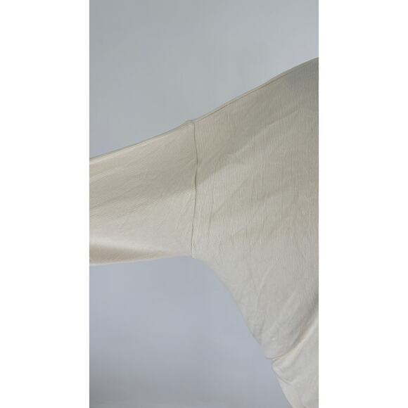 Klassy Network Turtleneck Oversized Sweater Brami Cream Womens Size Small - Picture 6 of 14